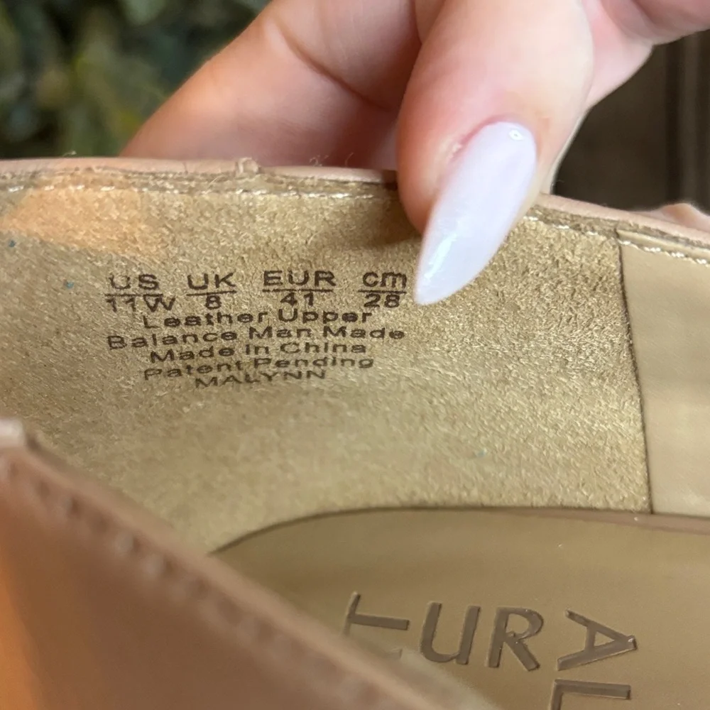 Naturalizer Malynn Nude Block Heel Pumps- Leather-Size 11 Wide - Picture 5 of 7